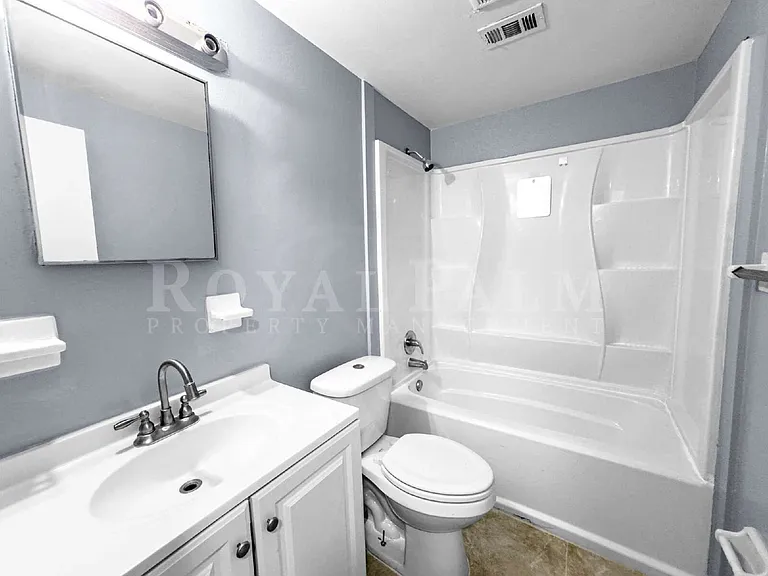 6617 Warwick Cir — Photo 23