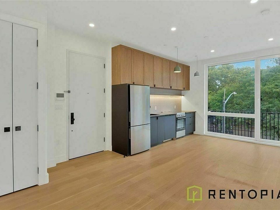 1st image of 420 Tompkins Ave #404