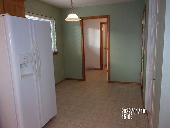 5th image of 105 NW Cherry Hill Loop