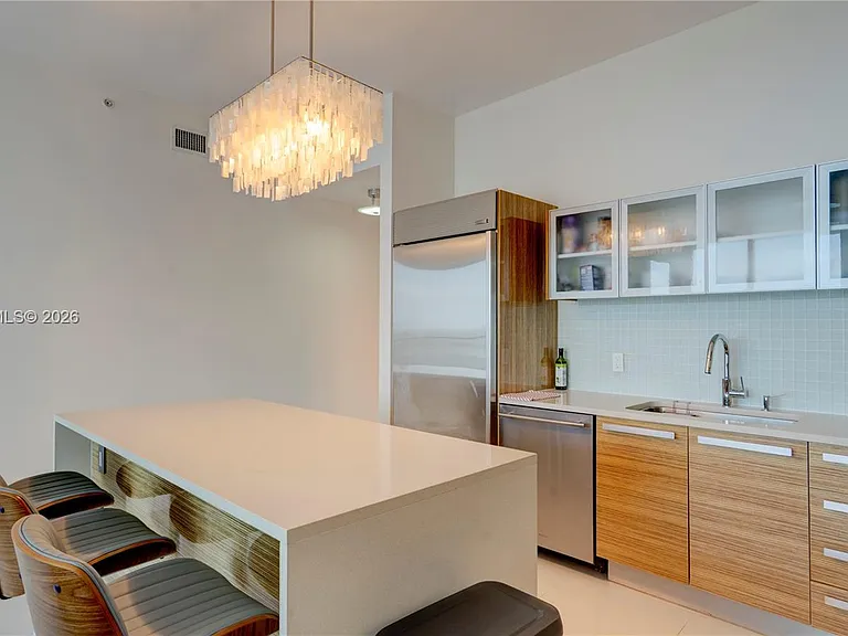 2020 N Bayshore Dr #1905 — Photo 22