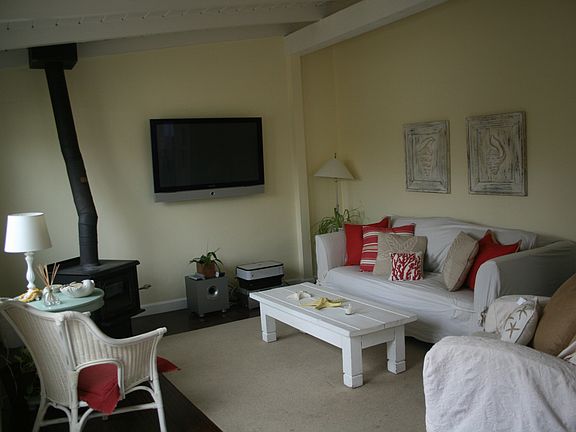 2nd image of 328 Santa Monica Dr
