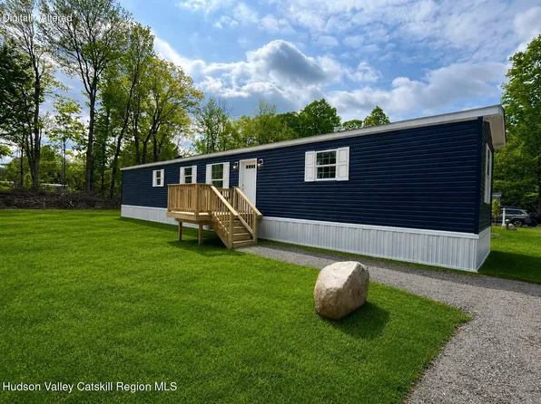 15 Oak Way, Stephentown, NY 12169