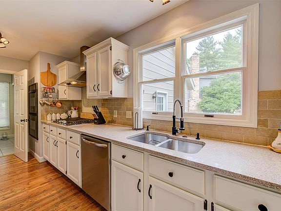 5th image of 725 Kerley Ct