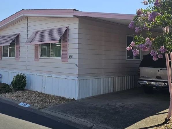 135 Gardenia Ave, Sacramento, CA 95828