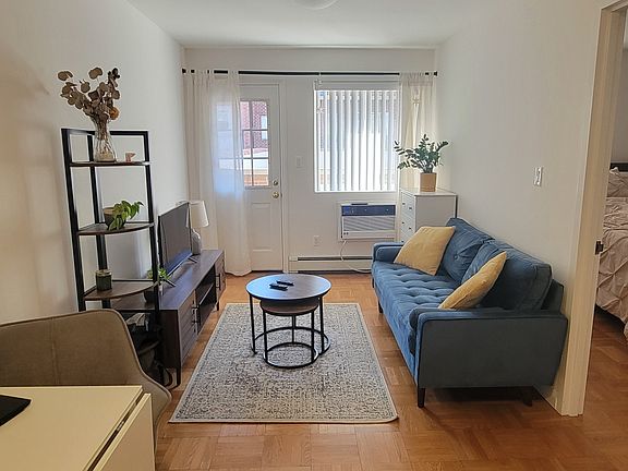 2nd image of 2634 30th St APT 1C
