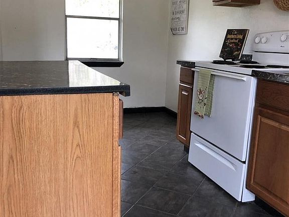 5th image of 17077 Olive Dr