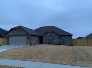610 Captain Marshall St, Prairie Grove, AR 72753