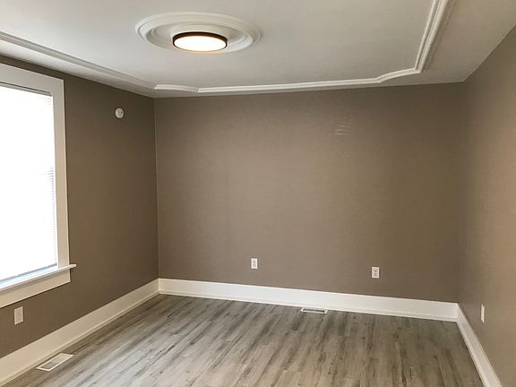 2nd image of 111 Plum St #1