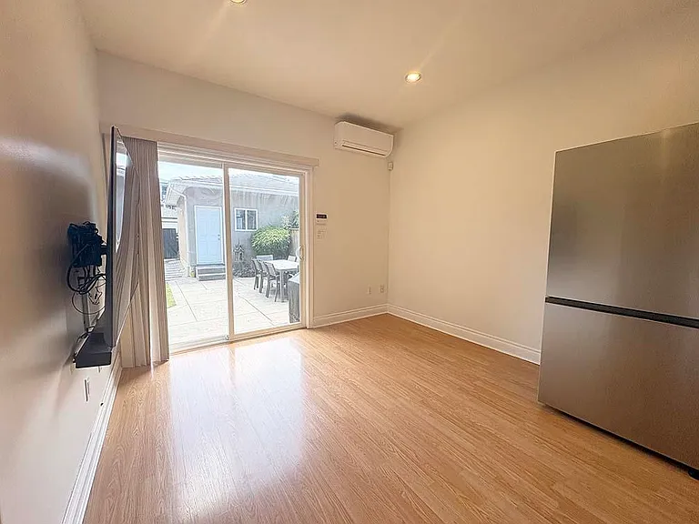 8144 Wedgewood St — Photo 3