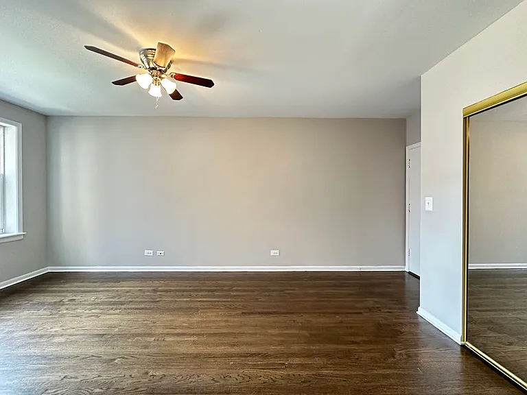 914 W Dakin St #512 — Photo 14