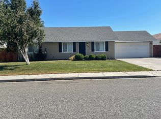 4871 Mount Adams View Dr, West Richland, WA