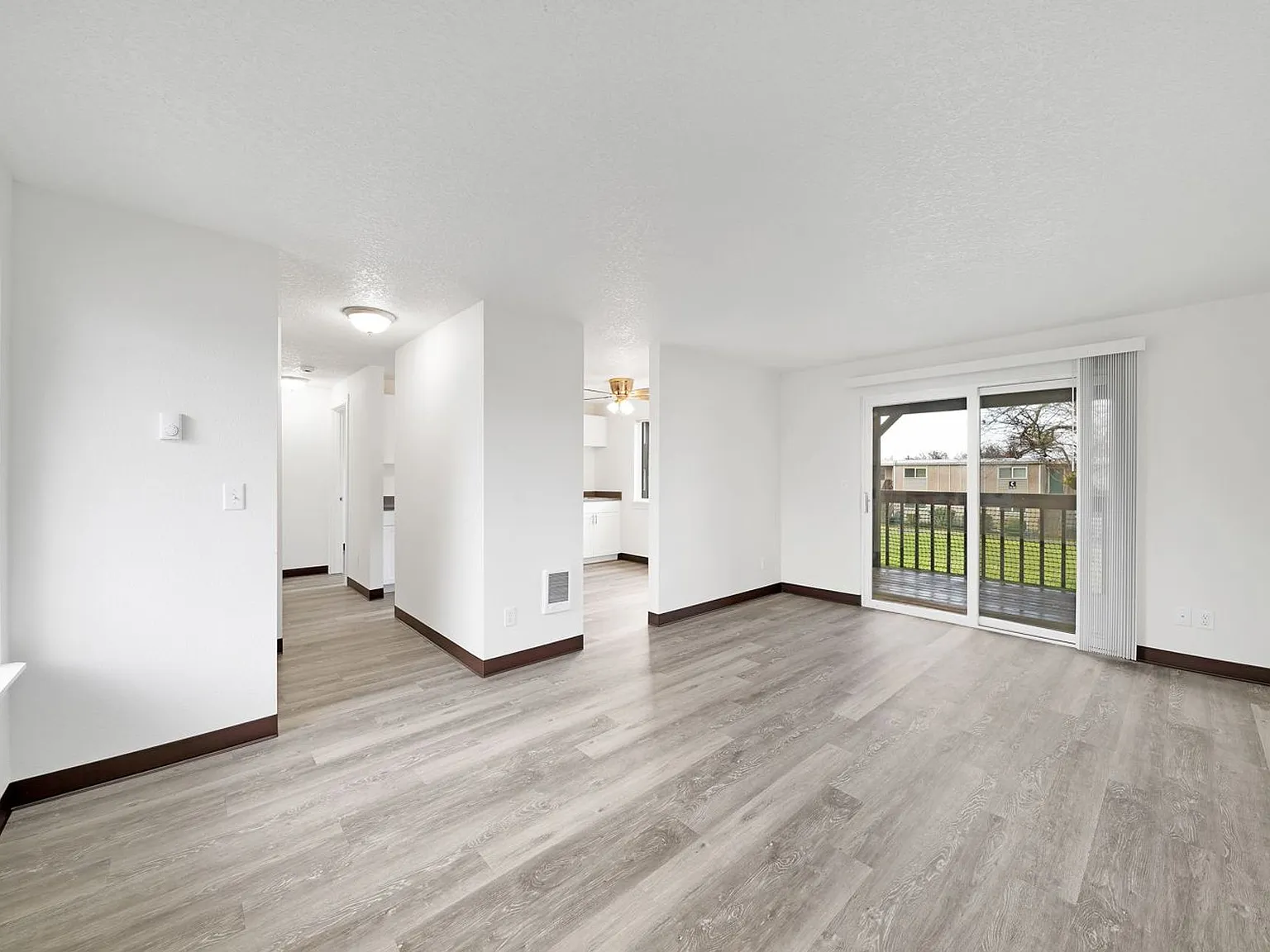 Driftwood Terrace — Photo 2