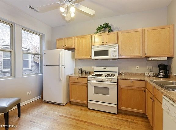 5th image of 3917 W Ainslie St #2