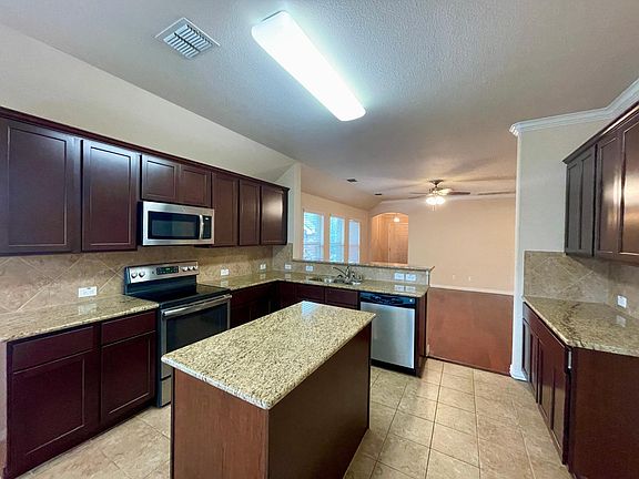 5th image of 8924 Wild Rose Ln