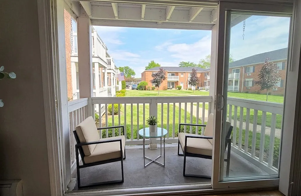 2440 Parmenter Blvd — Photo 2