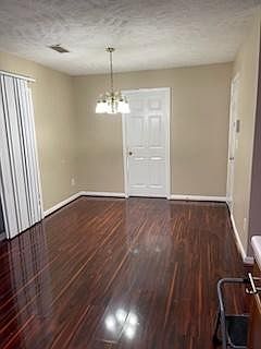 4th image of 2830 Creekbend Dr