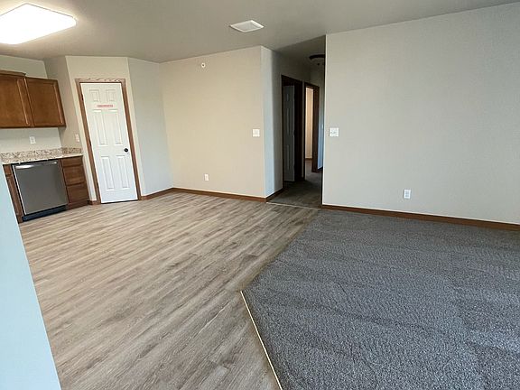 3rd image of 1902 15th Ave SE APT 7