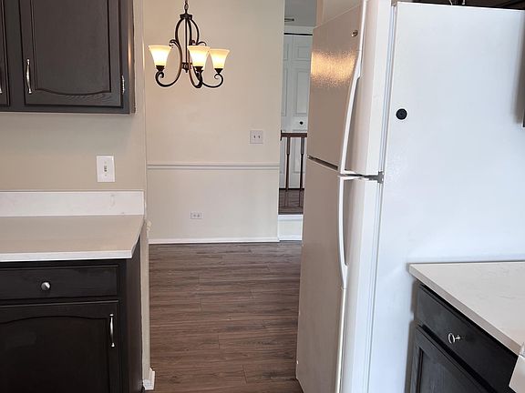 4th image of 243 Coventry Cir