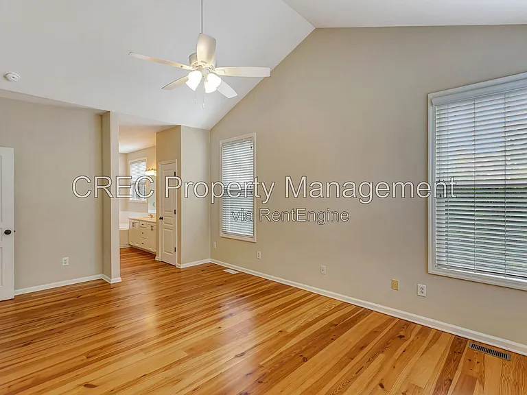 1071 Barfield St — Photo 23