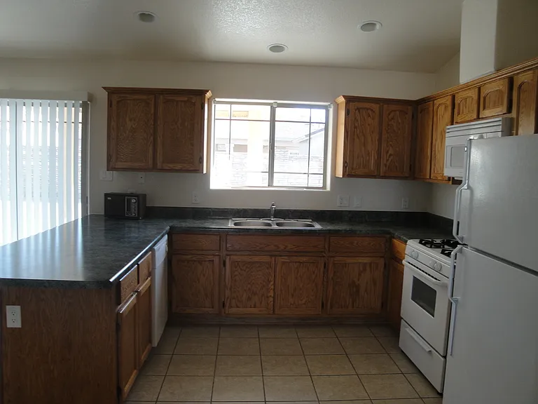 10165 E 36th Pl — Photo 11
