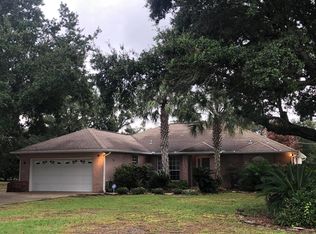 2542 Edgewood Dr, Navarre, FL 32566