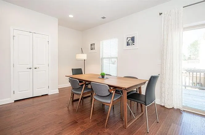 1006 Drayman Pl — Photo 3