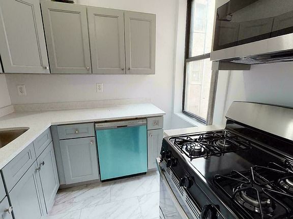 3rd image of 1392 Saint Nicholas Ave #61