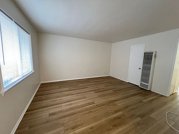 3rd image of 203-209 E Acacia Ave #203