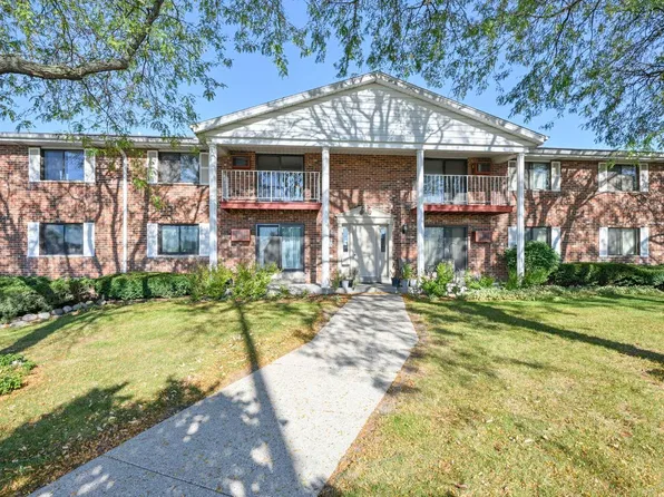 6400 W Howard AVENUE #201, Milwaukee, WI 53220