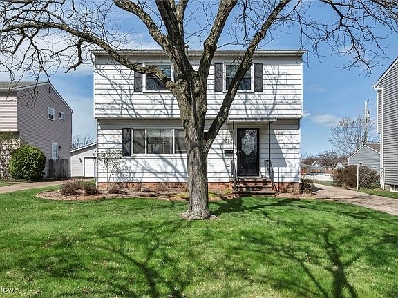 2nd image of 882 Pelley Dr
