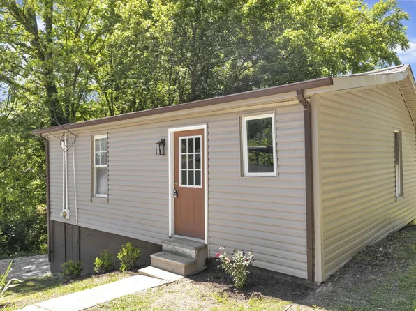 223 4th Ave E, Springfield, TN 37172