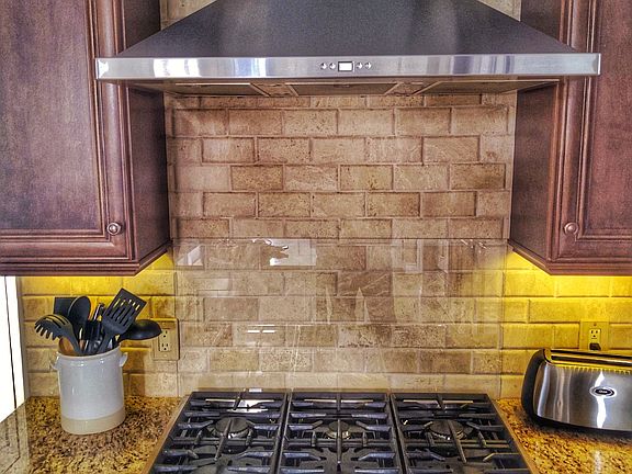 4th image of 2889 Vero Dr