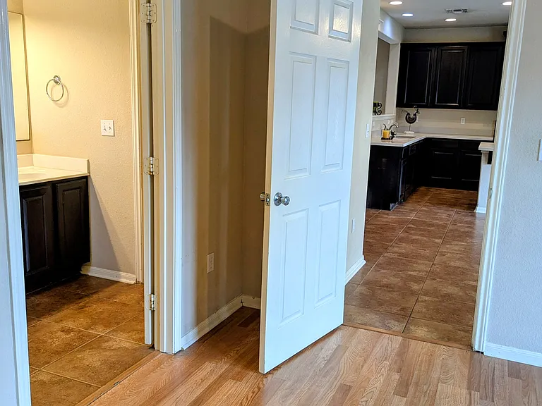 325 Pacific Dr — Photo 18