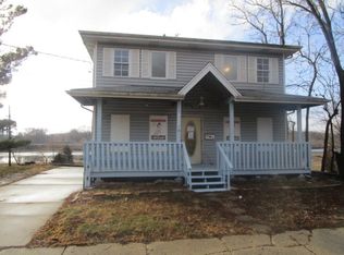 622 Wellington Ave, Elgin, IL 60120