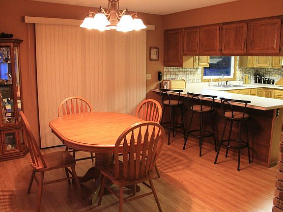 dining rm, kitchen