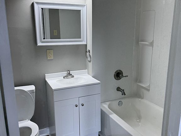 5th image of 603 Phillips St