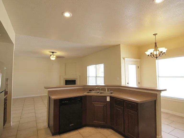 5513 Ignacio Frias Dr — Photo 11