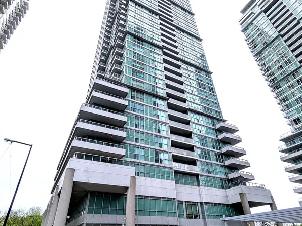50 Town Centre Ct #3304, Toronto, ON M1P 0A9