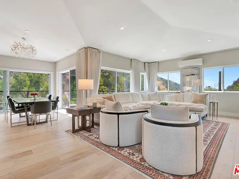 3859 Rambla Pacifico — Photo 25