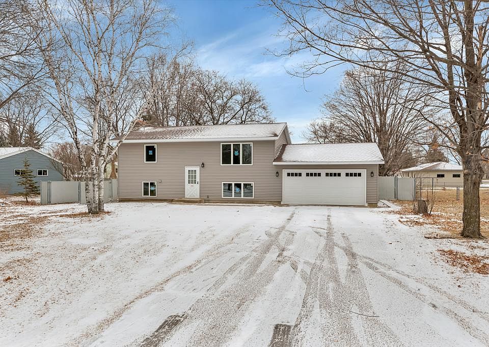 1st image of 848 Cumming Ln