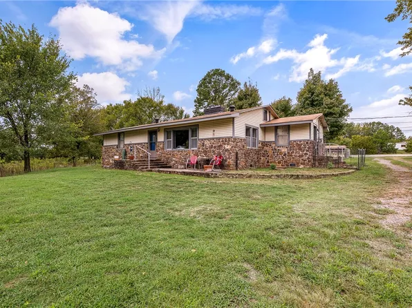 10716 N Highway 71, Mountainburg, AR 72946