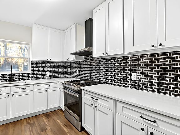 4th image of 130 Liberty St