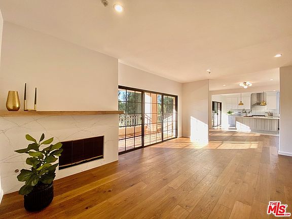 3rd image of 12340 Montana Ave #301