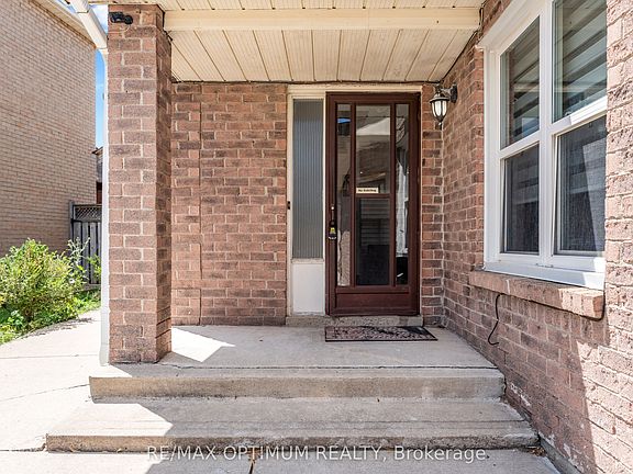 3rd image of 362 Kingsbridge Garden Cir