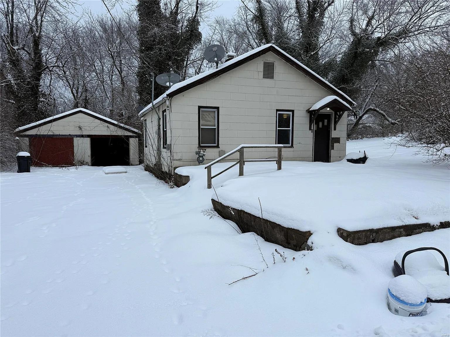 1819 Bella Clare Dr photo 1