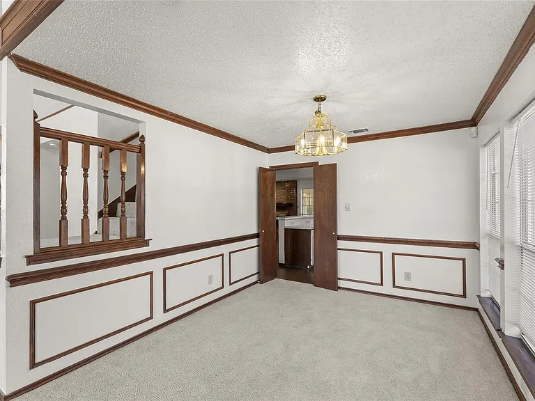 1423 Holveck Dr — Photo 10