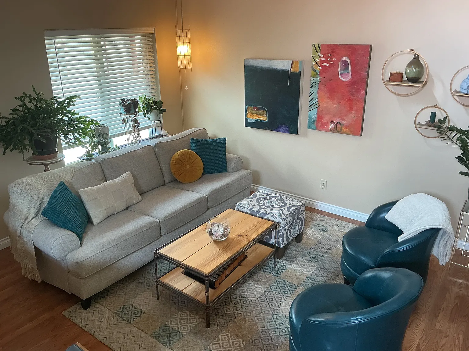 2 bed, 1012 sqft, $2,075 — Photo 2