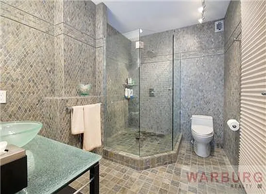 Rented by Warburg | media 20