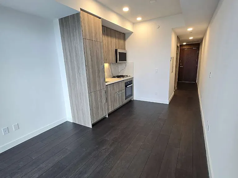 18 Esther Shiner Blvd #1507 — Photo 9