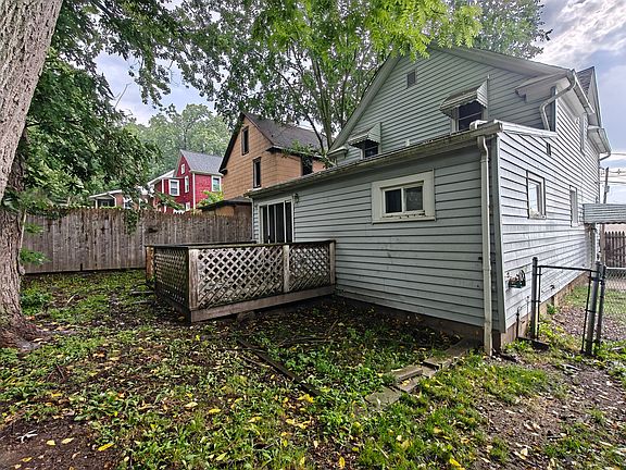 3rd image of 2162 8th St SW